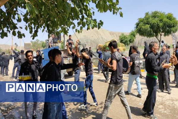 آئین با شکوه عزاداری آقا اباعبدالله الحسین (ع)در روز عاشوراحسینی