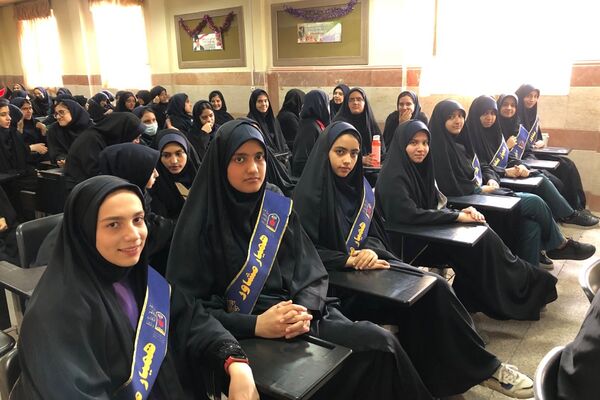 افتتاحیه طرح یاریگران زندگی در آموزشگاه شاهد نجمه ناحیه دو شهرری 
