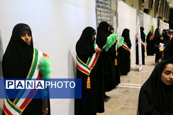 حضور پیشتازان در یادواره یکهزار شهید فرهنگی و دانش‌آموز استان قم