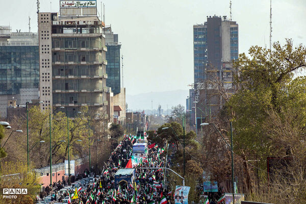تشییع پیکر شهیدان لاریجانی، سلیمانی و شهدای ناوشکن دنا - 2