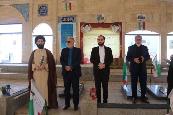 مدرسه باقرالعلوم (ع) فیروزکوه میزبان مراسم پرشور گلباران مزار شهدا با حضور مسئولان شد