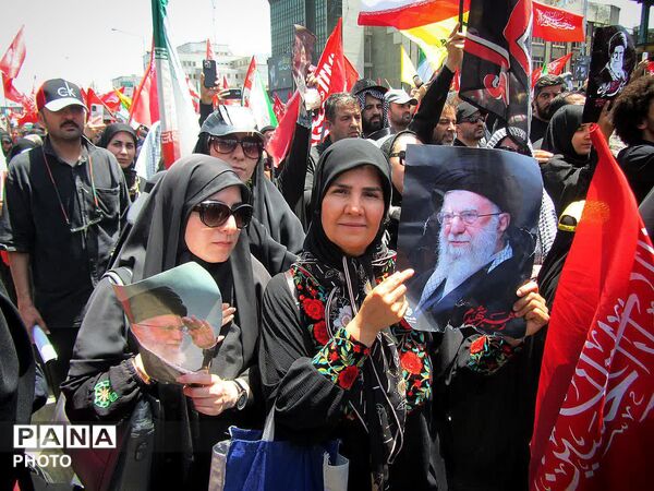 مراسم بدرقه و تشییع آقای شهید ایران در تهران 
