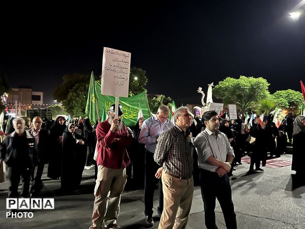 راهپیمایی و تجمع مردمی در هشتگرد ساوجبلاغ با حضور پرشور مردم 