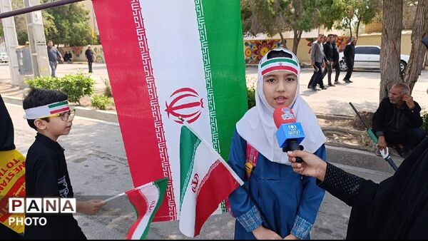 همبستگی کودکان بندرعباس با خانواده شهدای دبستان شجره طیبه میناب؛ عزاداری و محکومیت جنایت تروریستی
