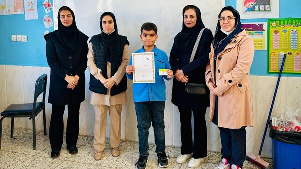 تقدیر از برگزیدگان ویژه‌برنامه هفته جهانی فضا در مدارس حاجی‌آباد