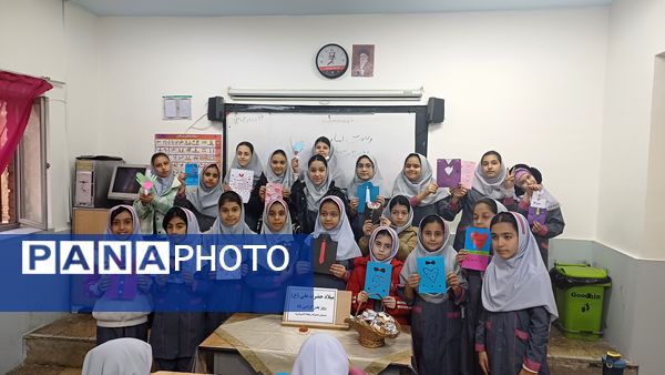 جشن میلاد مولی الموحدین علی (ع) در مدارس منطقه چهاردانگه 