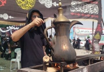 پیاده روی زائران امام رضا(ع) از ملک آباد تا مشهد 