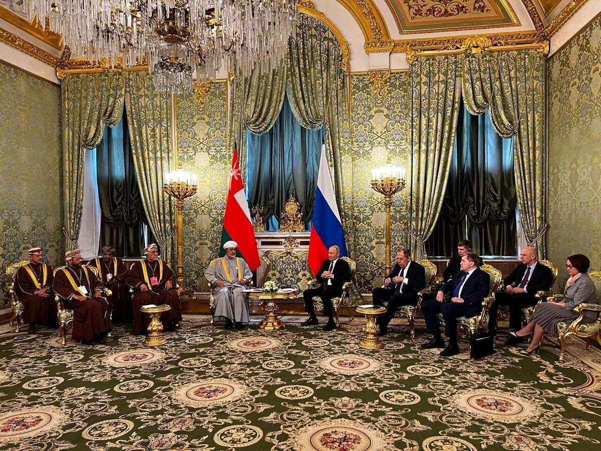 پوتین با سلطان عمان در کرملین دیدار کرد