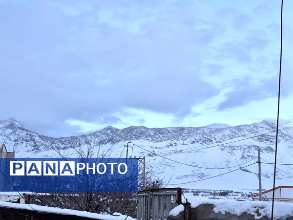 بارش اولین برف پاییزی در روستای نورآباد شازند