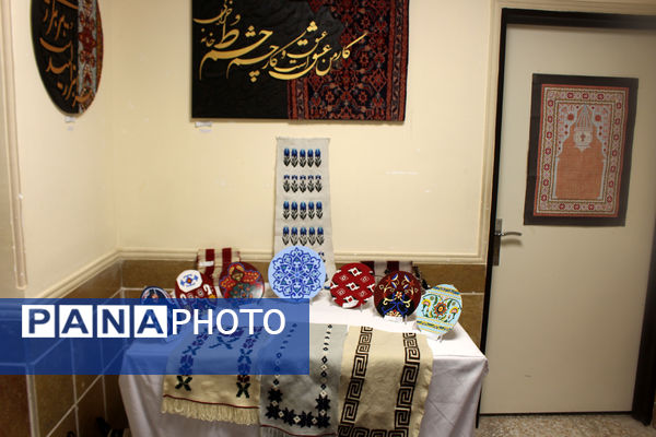 برپایی نمایشگاه هفته مشاغل در هنرستان شهید مهدی هندویان قم