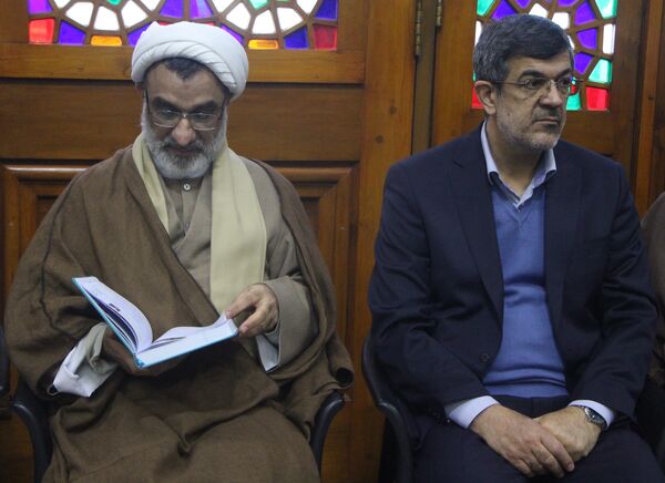 مراسم بزرگداشت حماسه 9 دی در مسجد حظیره در یزد