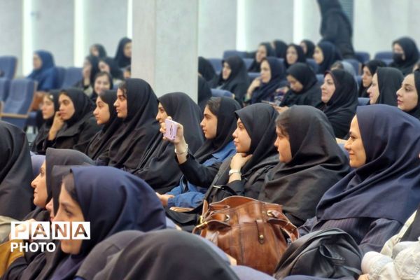 درخشش ستارگان ورامین در آیین تجلیل از نخبگان آموزشی