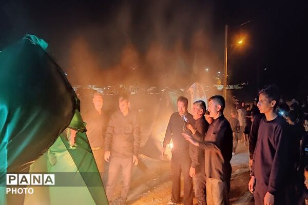 مراسم نمادین آتیش زدن خیمه ها در حسینیه شهدای شهر بار 