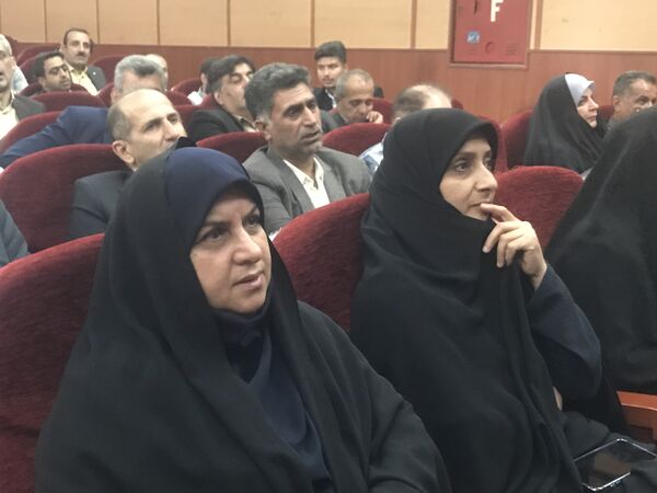 همایش تجلیل از مدیران و کارکنان نمونه شهرستان محمودآباد 