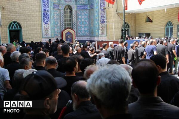 تهران در عاشورا یکپارچه سیاه‌پوش شد