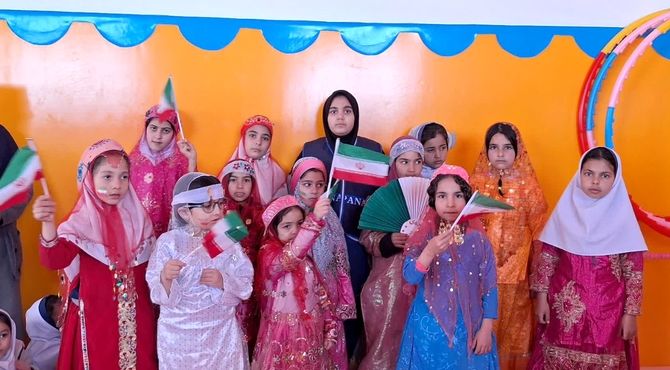 جشن‌ دهه فجر در شهر ایزدخواست