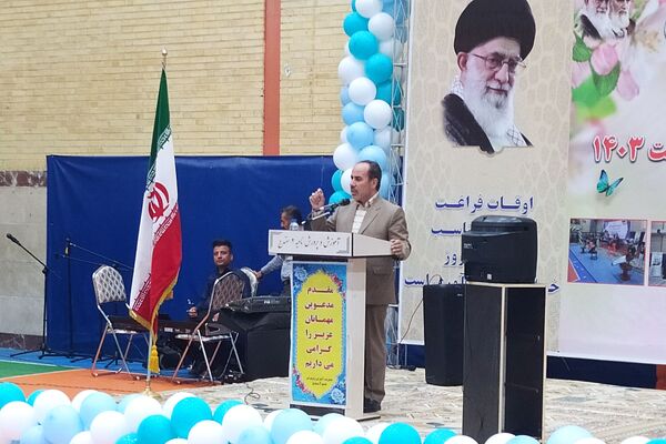 آیین نمادین افتتاحیه فعالیت‌های تابستانی دانش‌آموزان کردستانی
