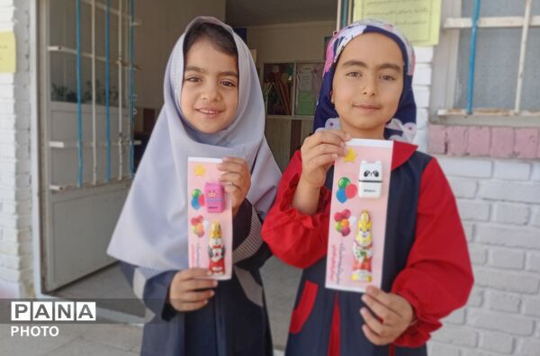  آیین جشن شکوفه‌ها در آموزشگاه شهید نعمت‌الله نعمتی