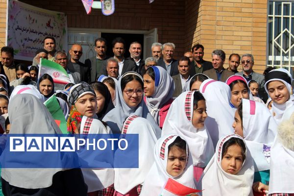 افتتاح دبستان شش کلاسه جانباز حاج عباس علی مجدی در فاروج 