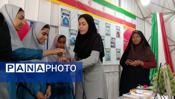 جشن۲۲بهمن در دبیرستان شاهد شهید مصلحی