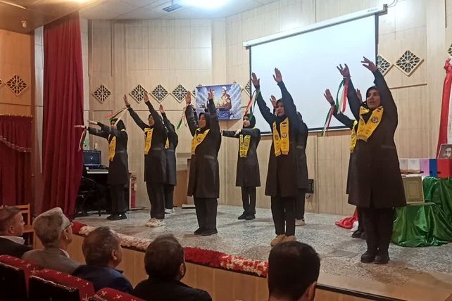 گرامیداشت هفته امور تربیتی در کانون پرورش فکری کودکان و نوجوانان مروست