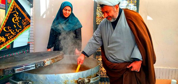 مراسم عزاداری شهادت حضرت فاطمه زهرا(س) در دبیرستان میرزا جعفر سروقد 