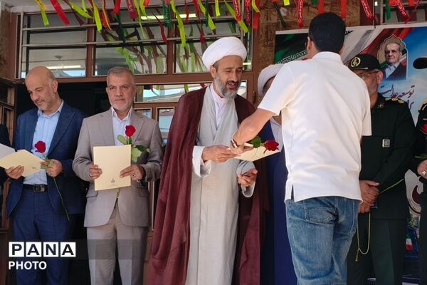 آغاز سال تحصیلی در دبیرستان نمونه دولتی شهدای علم و فناوری با عطر دفاع مقدس