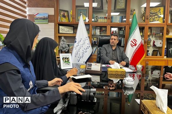 نشست صمیمی رئیس اموزش و پرورش شهرستان پاکدشت با خبرنگاران پانا پاکدشت
