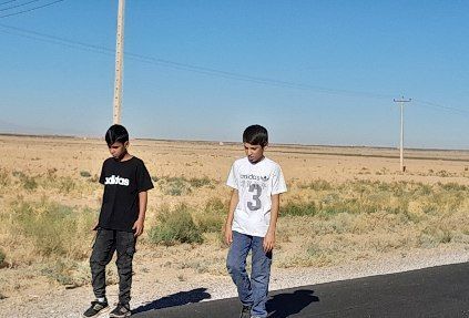 پیاده‌روی زائران جامانده ازحرم رضوی در شهرستان بام و صفی آباد