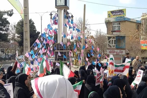 راهپیمایی پرشور ۲۲بهمن در رودهن 