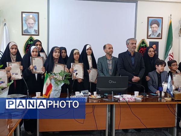 تجلیل از دانش‌آموز خبرنگاران پانا کاشان