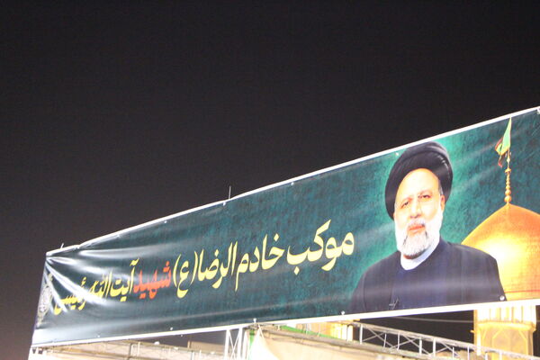 اجتماع مردم یزد در سوگ سیدالشهدای خدمت