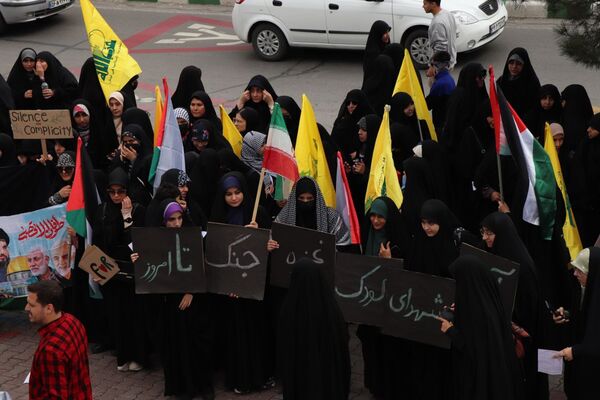 غرش خشم انقلابی دانشجویان دانشگاه آزاد مشهد علیه صهیونیسم و فریاد همبستگی با غزه