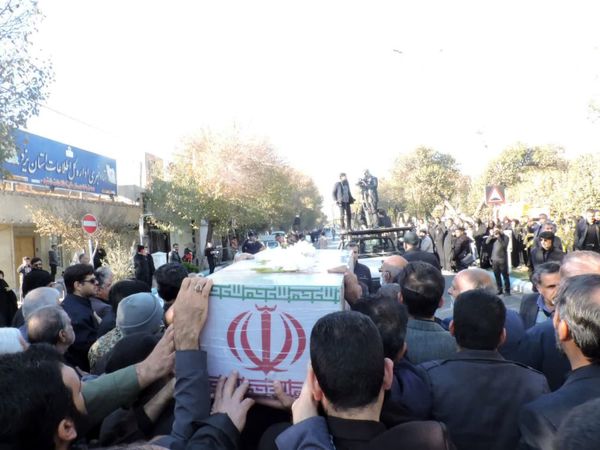 تشییع پیکر شهدای گمنام از مقابل استانداری یزد