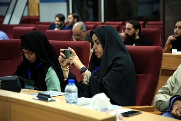 نشست صمیمی مدیران رسانه با استاندار قم