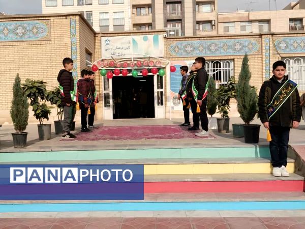 برگزاری اختتامیه جشنواره و نمایشگاه یلدایی کانون فرهنگی‌تربیتی روح‌الله در منطقه ۵