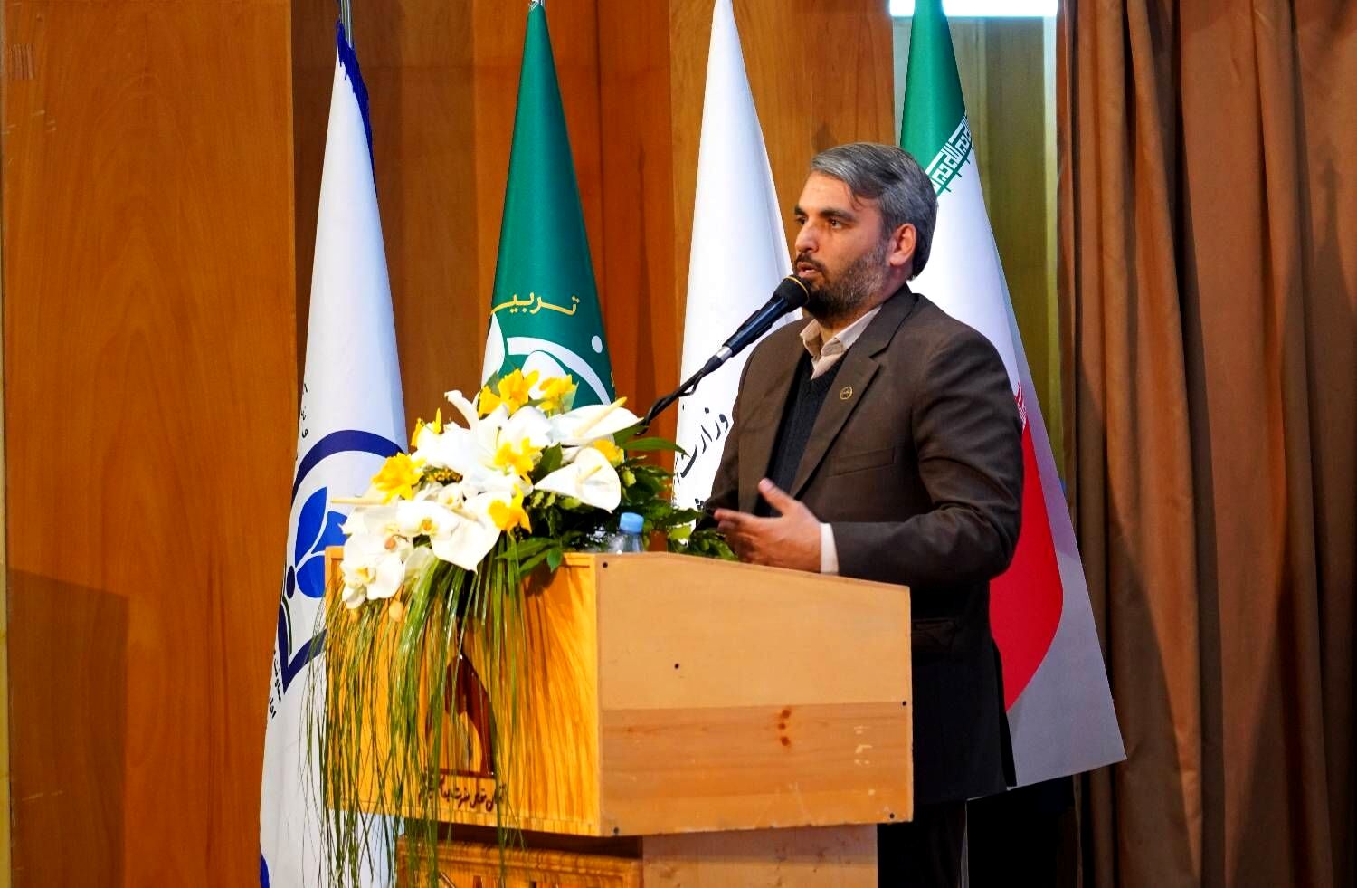 پروراندن استعداد‌های دانش‌آموزان این مرز و بوم نیازمند جهت دادن توسط مربیان الگوساز  است
