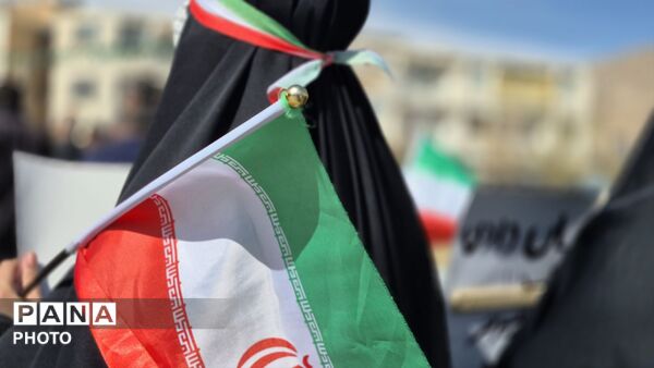 اقامه نماز جمعه و راهپیمایی باشکوه در فارسان 