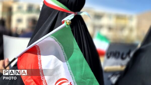 اقامه نماز جمعه و راهپیمایی باشکوه در فارسان 
