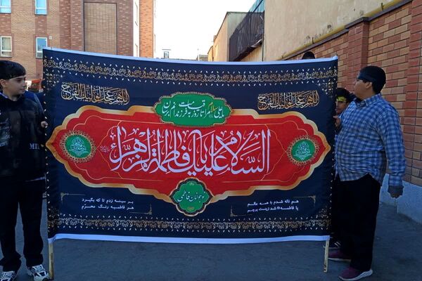 نوجوانان فاطمی از دبیرستان تا مسجد جامع