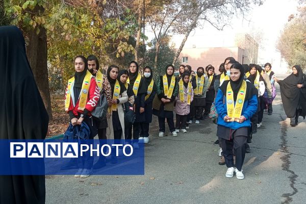 برگزاری اردو تمشک با حضور دانش‌آموزان منطقه کهریزک 