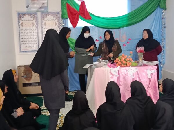 جشن روز مادر و ولادت حضرت زهرا (س) در مدرسه گلشاد خلیل آباد