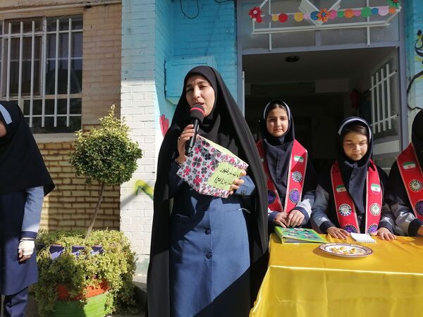 سه شنبه‌های مهدوی در دبستان ناهید نخودی 