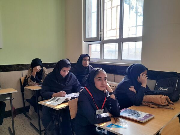 کارگاه اطلاع رسانی مسابقات قرآن ، عترت و نماز در دبیرستان مادرمهربان خلیل آباد