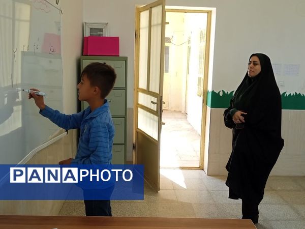 بازدید مسئولان آموزش و پرورش استان یزد از واحدهای آموزشی خاتم 