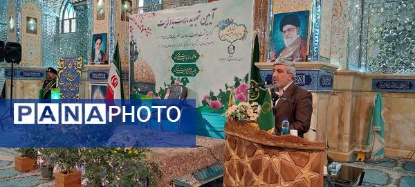 آیین غبارروبی ضریح مطهر حضرت علی‌بن‌امام‌محمدباقر(ع) 