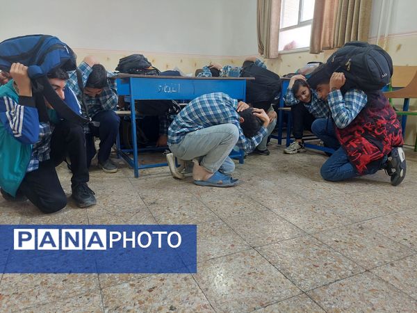 مانور زلزله و ایمنی در مدارس شهرستان ورامین 