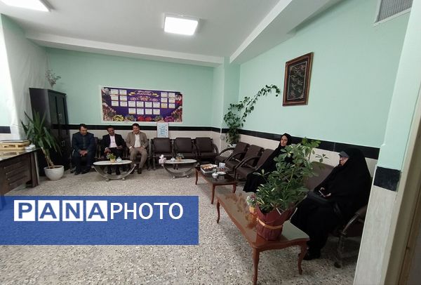 تقدیر از دبیران آموزشگاه نمونه دولتی فدک فاروج در هفته معلم