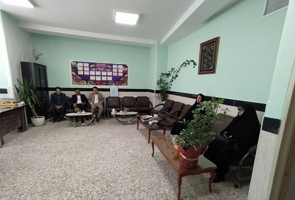قدردانی از دبیران آموزشگاه نمونه دولتی فدک فاروج در هفته معلم