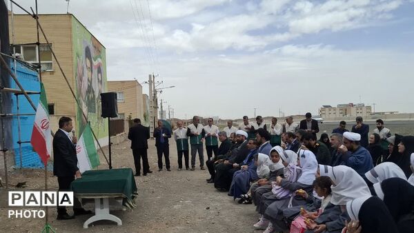 آیین اهتزاز پرچم امام رضا(ع) و رونمایی از دیوارنگاره کودکان میناب در شهر کهک